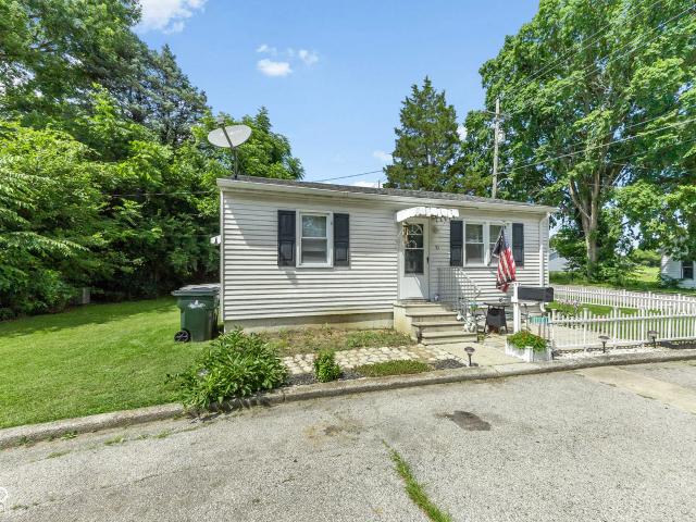 10 E Village Green Street