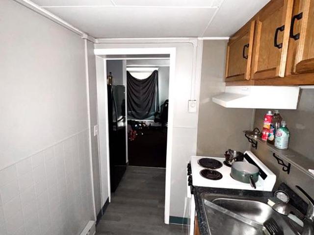 10 E 3Rd Street