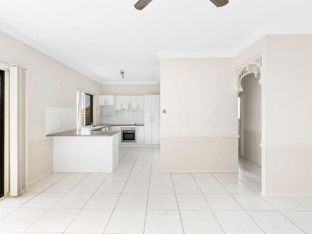 10 Emerald Crescent, Springfield Lakes QLD 4300