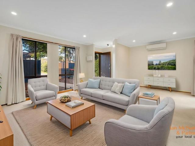 10 Enright Crescent, Florey