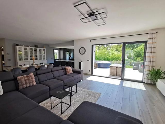 10' EPERNON, Belle maison très récente, 7 pièces, 172m²