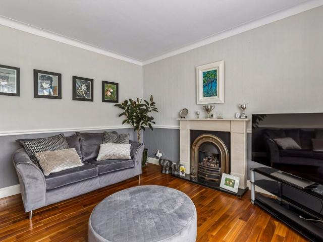 10 Etive Avenue