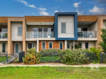 10 Ezra Crescent, Officer VIC 3809 Townhouse For Rent | Domain