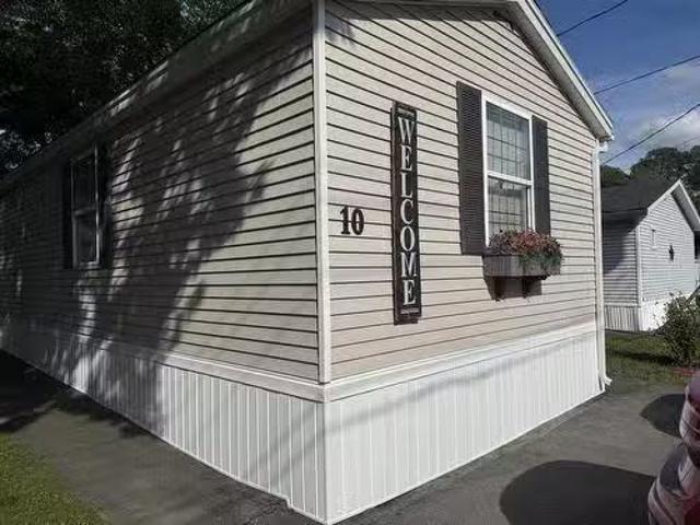 10 Fall Street, Bridgewater, NS, B4V 3V6 house for sale Lis.