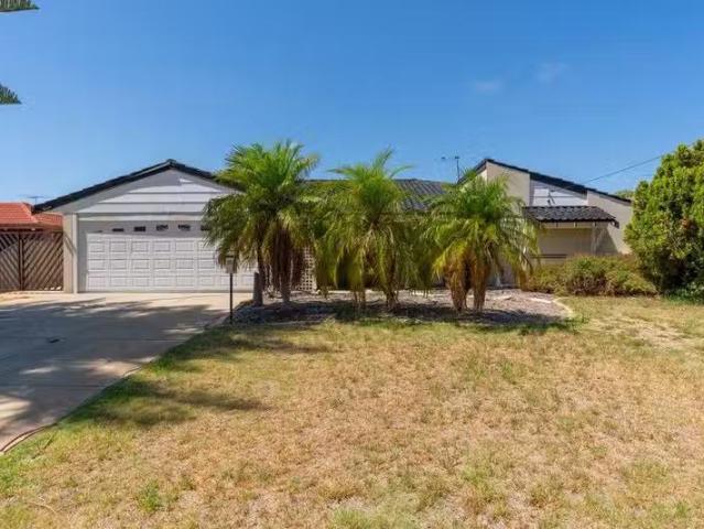 10 Georgette Way, ROCKINGHAM, WA 6168 House for Rent