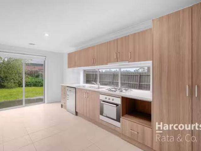 10 Gina Court, Kilmore, VIC 3764 House for Rent