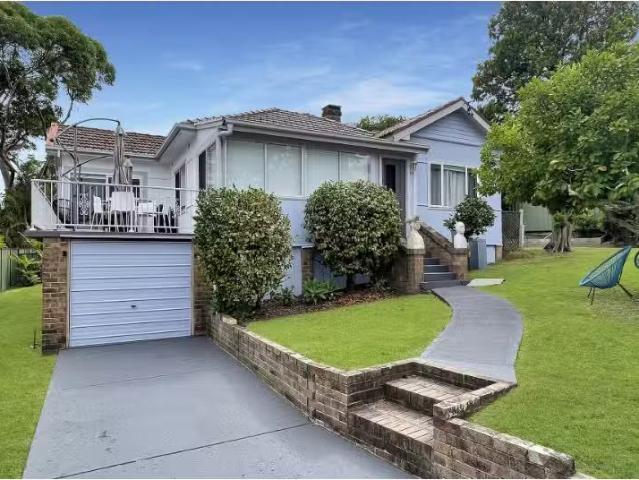 10 Gosford Street, Point Clare House for rent Listed by Tamar.