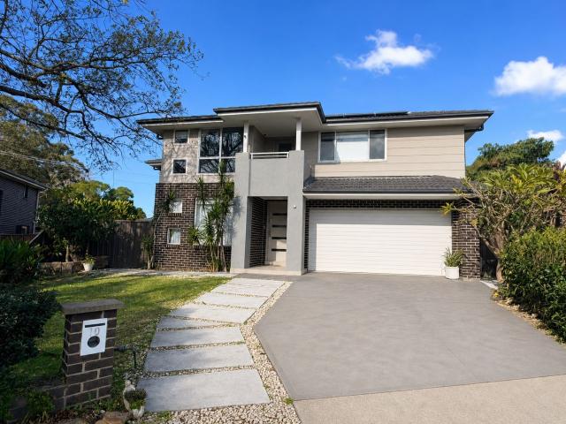 10 Grahame Avenue, GLENFIELD, NSW 2167