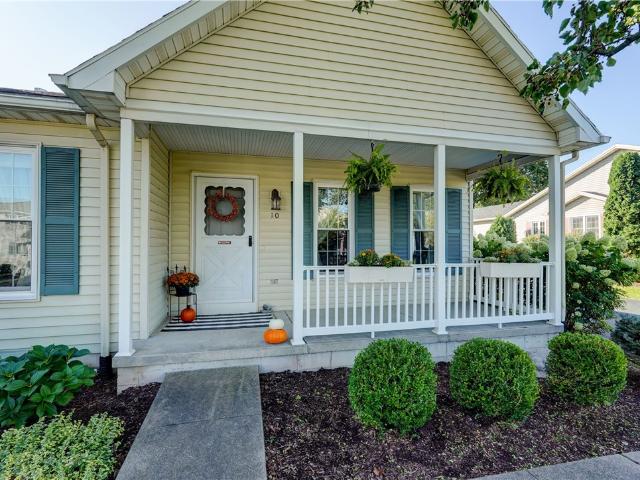10 Hamlin Drive