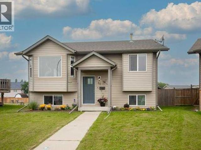 10 Hansen Close, Sylvan Lake, AB, T4S 2P1 house for sale | Listing ID A2330 | Royal LePage