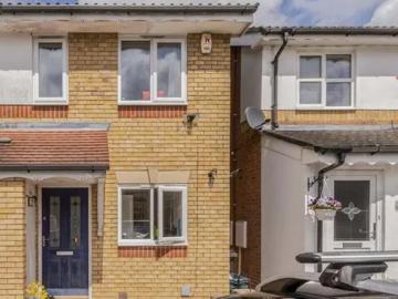 10 Hadleigh Close, London, SW20 9AW, United Kingdom | 2 bed apartment for rent #168234110 | Rentberry