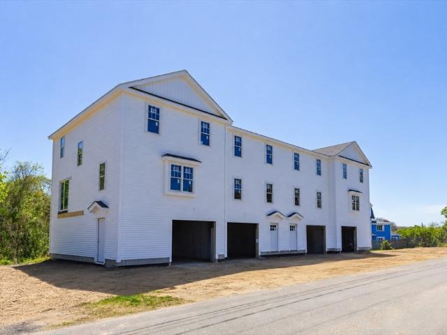10 Harrison Ave # 4
