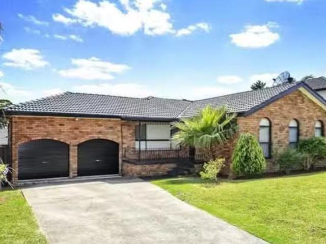 10 Harrow Road, Glenfield, NSW 2167