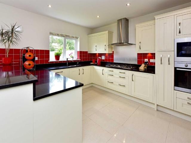 10 Havisham Drive, Compton