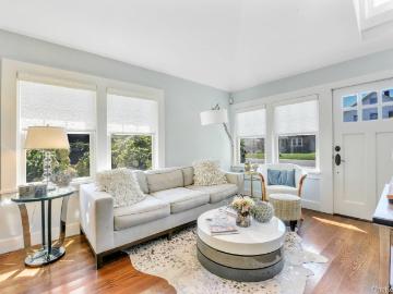 10 Henry St, Southampton, NY 11968 | MLS #954448