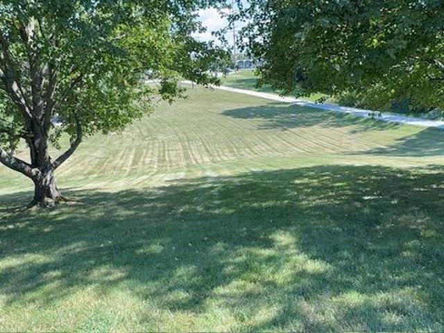 10 Heritage Hill Drive