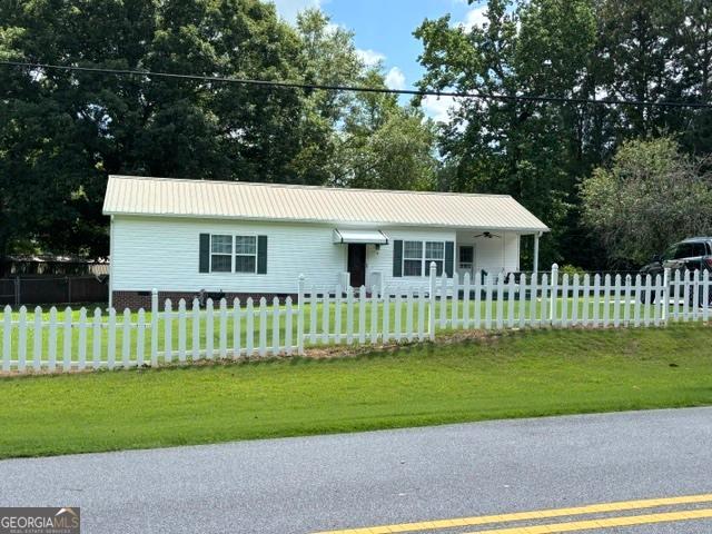 10 Holly Lane