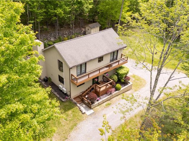 10 Howes Highway