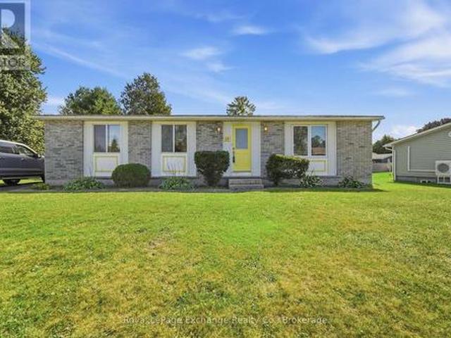 10 Inverness Street N, Kincardine, ON, N2Z 1J4 house for sale | Listing ID X13806 | Royal LePage