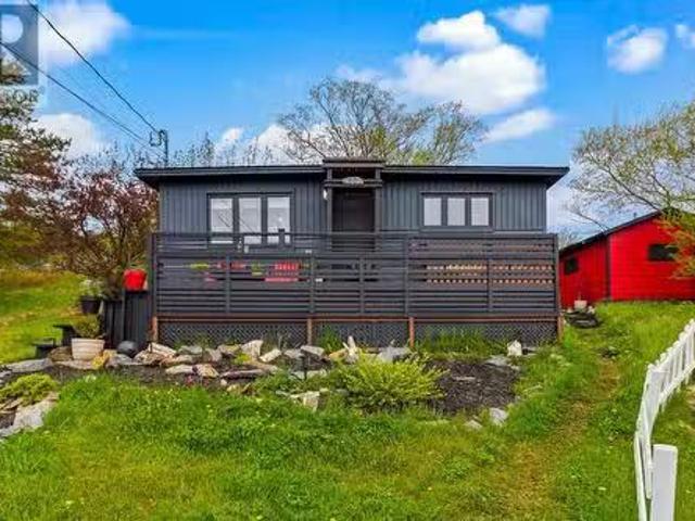 10 Janes Lane, Upper Island Cove, NL, A0A 4E0 house for sale.