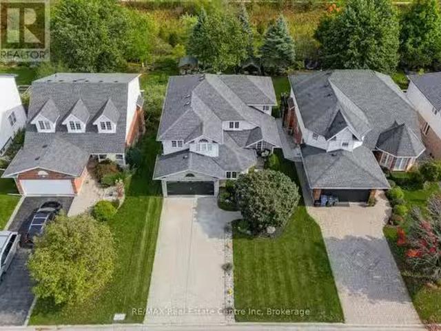 10 Jean Anderson Crescent, Guelph Clairfields/Hanlon Business.