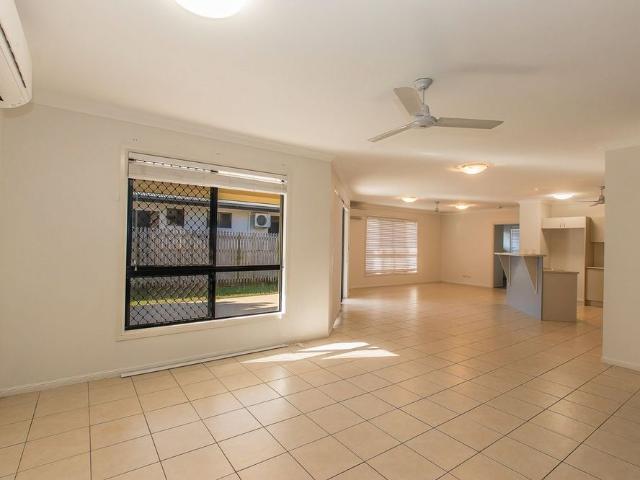 10 Keeper Ct, Mount Louisa