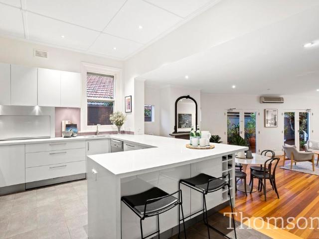 10 Kerr Crescent CAMBERWELL