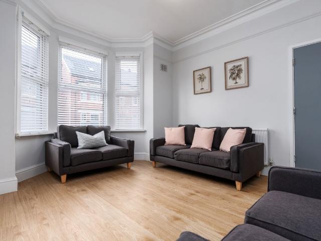 10 Kimbolton Avenue, Nottingham NG7, 6 bed property to rent, £732 pppm | PrimeLocation