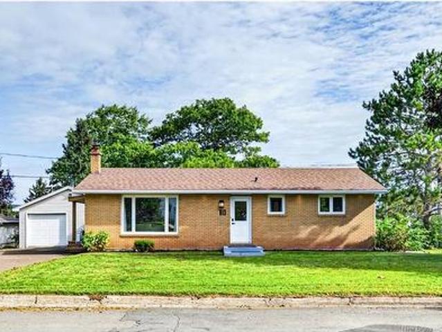 10 Kingsway Cres, Moncton, NB, E1G 1G4 house for sale | Listing ID NB147639 | Royal LePage