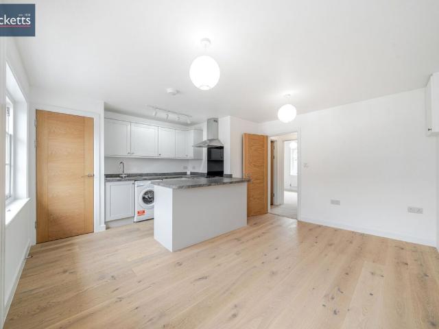 10 Kinnings Row, Tonbridge TN9, 1 bed flat to rent, £1,100 pcm | PrimeLocation