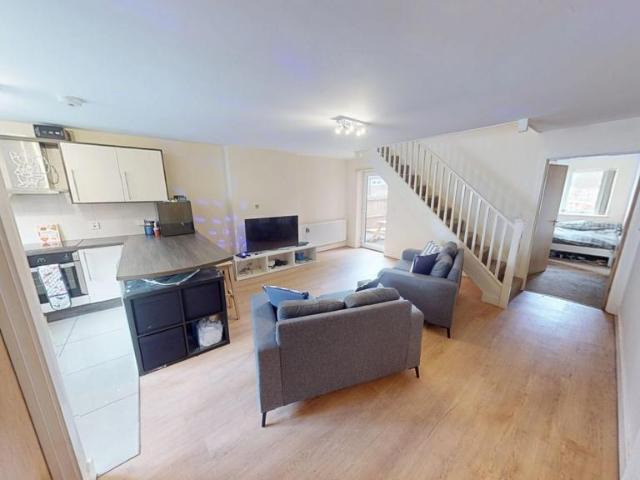 10 Kilbourn Street, Nottingham, NG3 1BS 4 bed townhouse to rent £2,808 pcm £648 pw
