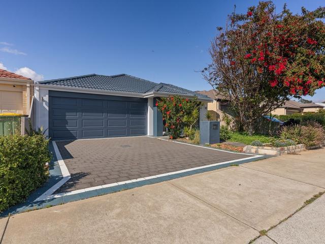 10 Lendich Pass, MADDINGTON, WA 6109