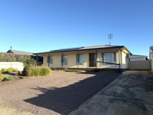 10 Loller Street, Moonta Bay SA 5558