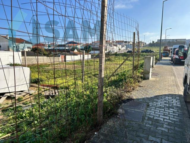 10 Lotes de Terreno em Urbanização | Excelente Localização