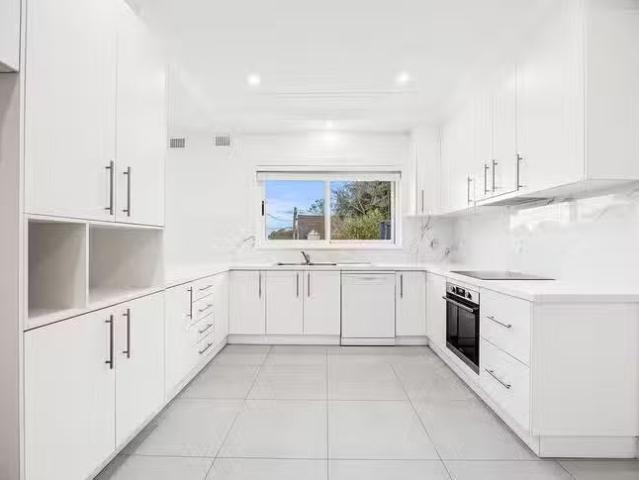 10 Lynwood Street, Blakehurst, NSW 2221