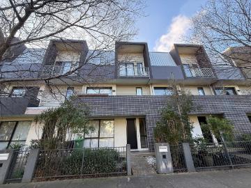 10 McDougall Drive, Footscray