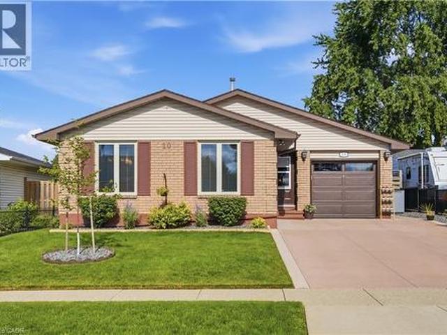 10 Macatee Place, Cambridge, ON, N1R 6Z8 house for sale | Listing ID 40856 | Royal LePage