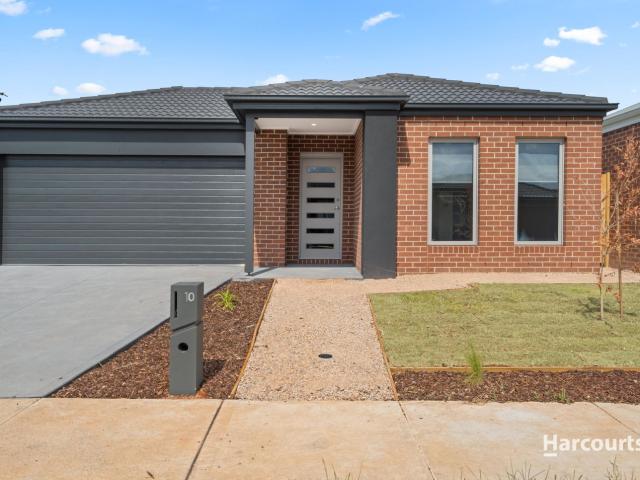 10 Maclaren Drive, MELTON SOUTH, VIC 3338