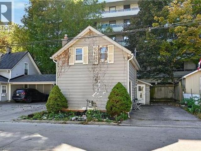 10 Maple Avenue, Stoney Creek, ON, L8G 2N9 house for sale | Listing ID 40871 | Royal LePage