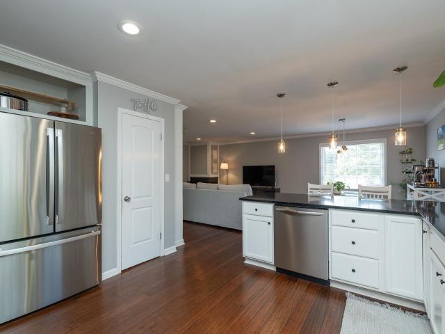 10 Meadowview Drive