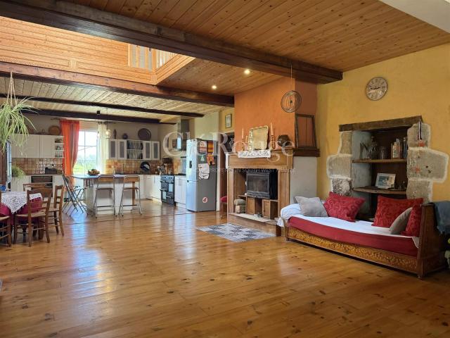 10 minutes d’Eymet Propriété de caractère avec dépendances. 215m² Eymet