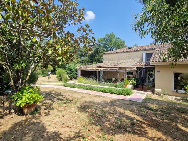 10 Min De Sauveterre De Guyenne Maison En Pierre 160 M2. 160m² Sauveterre de Guyenne