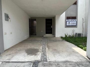 10 MIN DEL AEROPUERTO: Residencia en VENTA: Fracc. Almería Privada 1, Apodaca