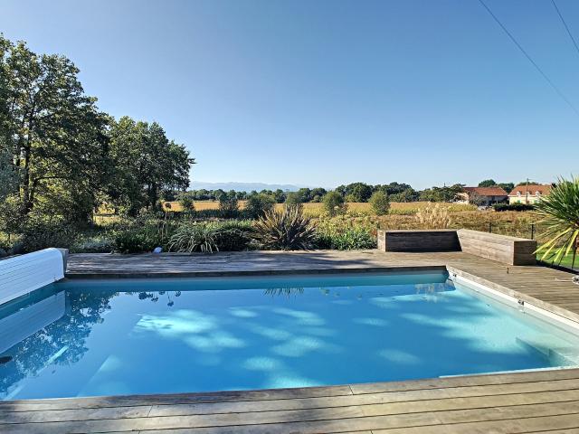10 MIN NORD EST DE PAU Superbe maison contemporaine