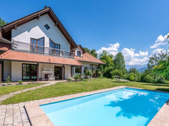 10 MIN v KLAGENFURT | STIL mit FERNBLICK | Traumhafte Landhausvilla in Stadtnähe