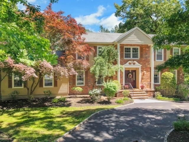 10 Moonshadow Ct