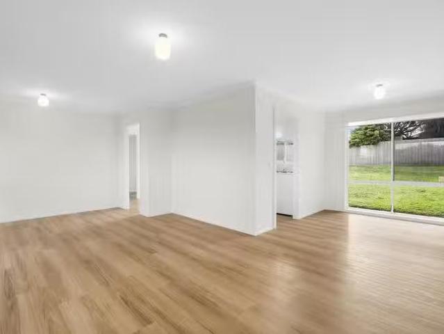 10 Mulholland Crescent, Grovedale, VIC 3216