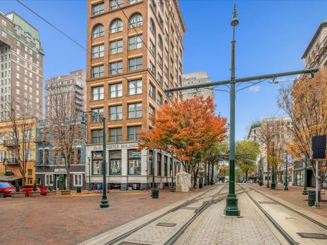 10 n main st