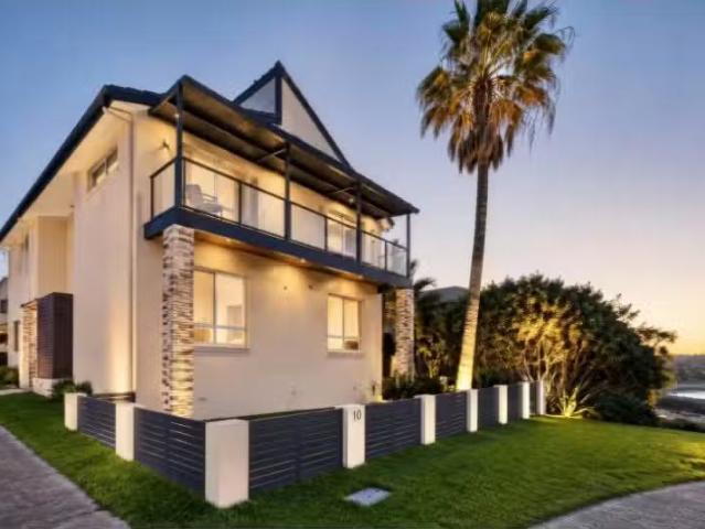 10 Napier Street, Malabar House for rent Listed by Kade Ashto.