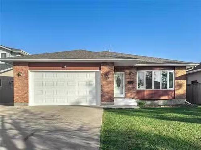 10 Nathan Lane, Winnipeg, MB, R2K 4J3 house for sale Listin.